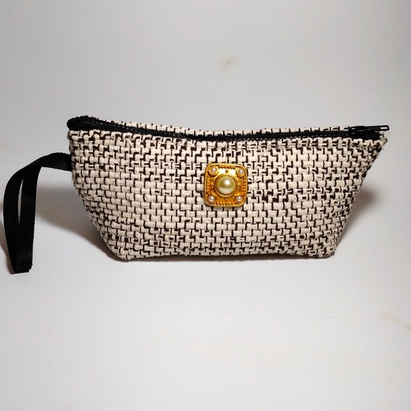 Clutch - Picture 1 of 4